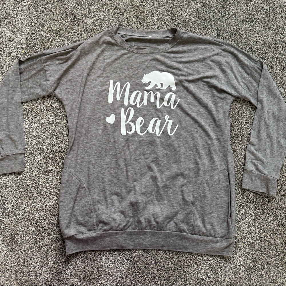 Gray 'Mama Bear' Sweatshirt M/L oversized fit